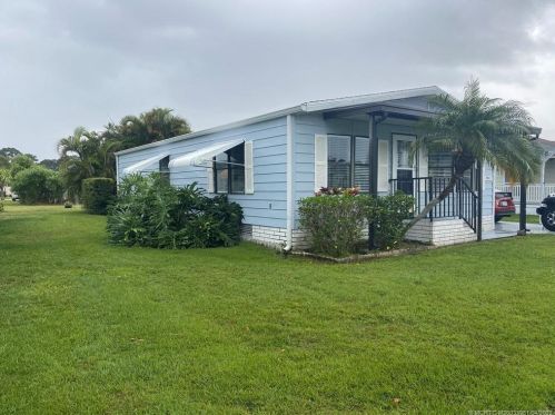 561 La Buona Vita Dr, Fort Pierce, FL 34952-7907