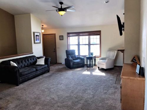 3510 Leeds Castle Dr, Green Bay, WI 54313-7483
