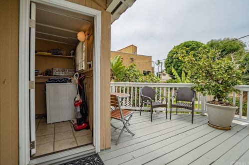 229 Euclid Ave, Long Beach CA  90815-2518 exterior
