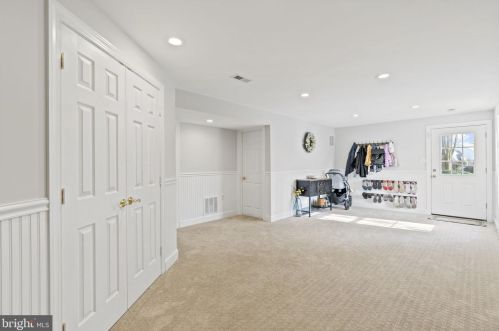 518 Fortress Cir, Leesburg VA  20175-8929 exterior