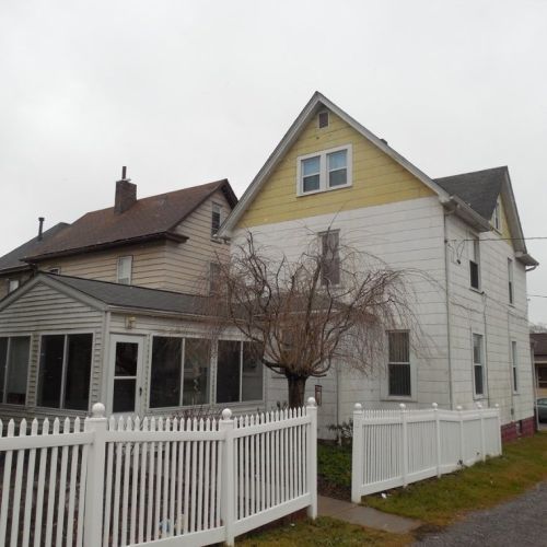 707 Monroe St, New Castle PA  16101-4546 exterior