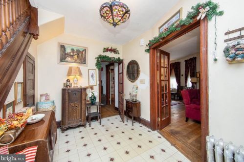 52 Chestnut Ave, Camden NJ  08109-2505 exterior