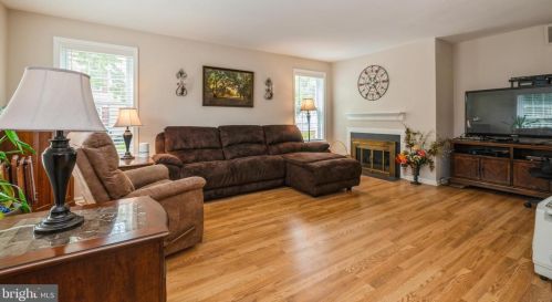 818 Westfield Dr, Riverton, NJ 08077-3357