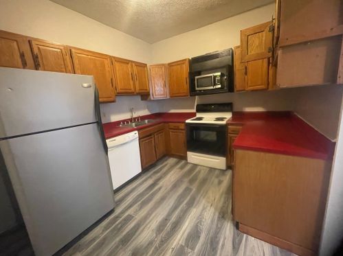 4667 Hamilton Ave, Cincinnati OH  45223-1502 exterior