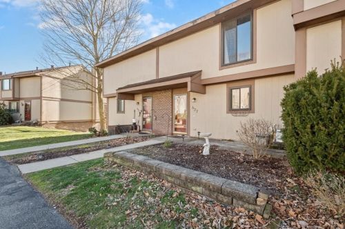 627 Deer Watch Rd, Bridgeville, PA 15017-1151