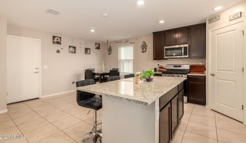 3821 79th Dr, Phoenix AZ  85033-3501 exterior