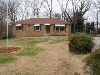 169 Taft Dr, Clarksville, TN 37042-3625
