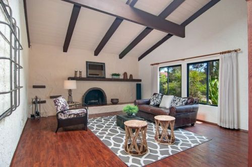 913 Cypress Dr, Vista, CA 92084-7043