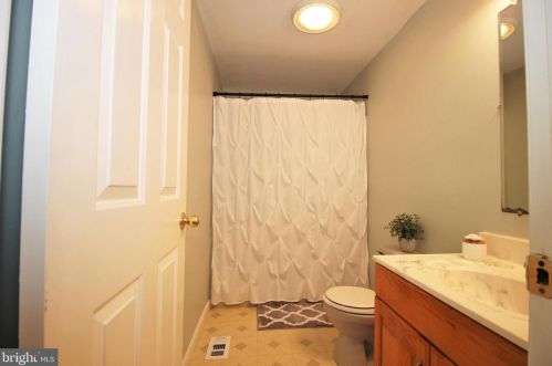 215 Ryans Run, Boothwyn PA  19060-2451 exterior