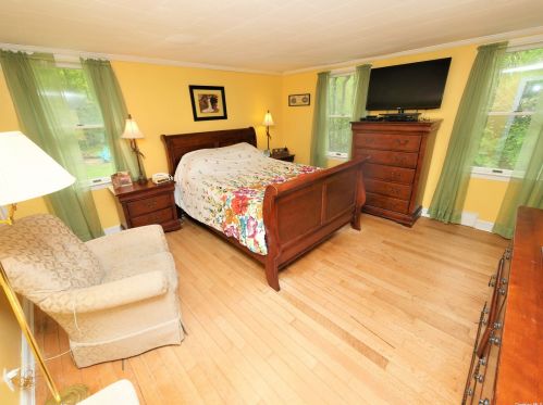 8 Old Rocky Point Rd, Miller Place NY  11764-2025 exterior