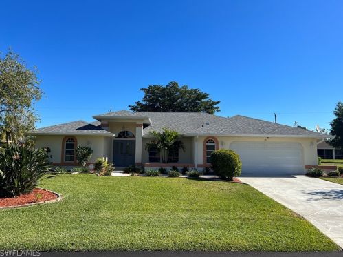 70 Riviera St, Lehigh Acres, FL 33936-5326