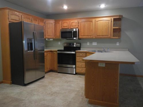 1901 Lupine Dr, Hudson, WI 54016-8078