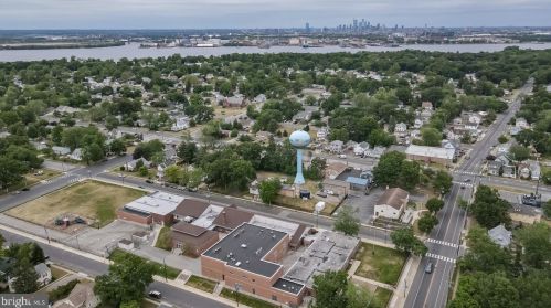 522 Princeton Ave, West Deptford NJ  08063-1540 exterior