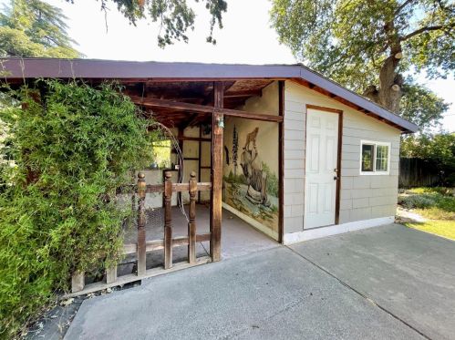 212 Cross St, Woodland CA 95695-4607 exterior