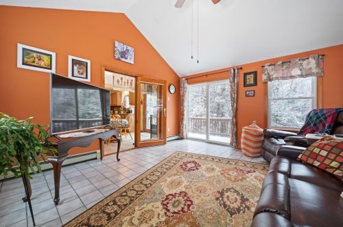 12 Ginger Dr, Goffstown NH  03045-2939 exterior