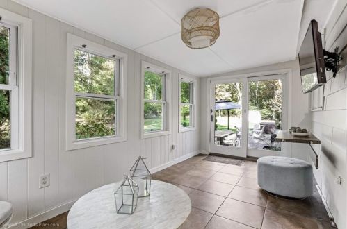311 Middle Rd, Warwick RI  02818-2807 exterior