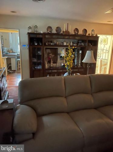 109 Parry Rd, Riverton NJ  08077-3883 exterior