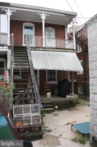 2344 Derry St, Harrisburg PA 17111-2616 exterior
