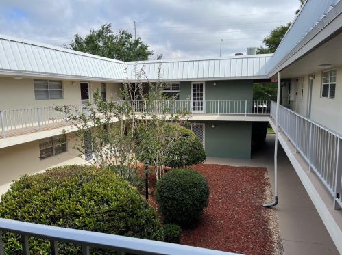 2302 Sunrise Blvd, Fort Pierce FL  34982-3550 exterior