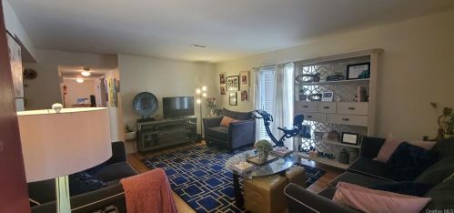 2 Revere Dr, Middletown, NY 10940-6634