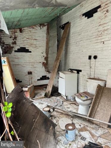 902 Chelten Ave, Philadelphia PA 19138-1714 exterior