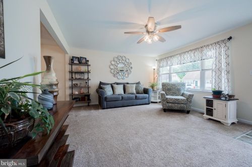 111 Warfel Dr, Delaware City, DE 19706-8739