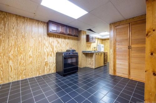 80 Mount Sumner Dr, Manchester CT  06043-7248 exterior