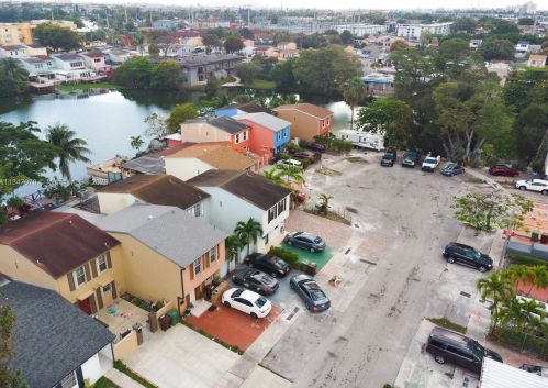 1364 71st St, Hialeah, FL 33014-4567