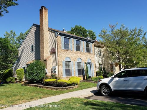 9 Victoria Ct, East Freehold, NJ 07728-3916