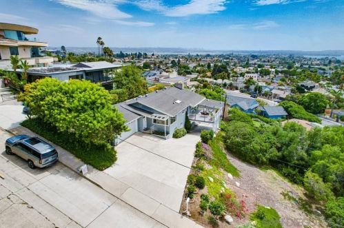 1527 Loring St, San Diego CA  92109-1765 exterior