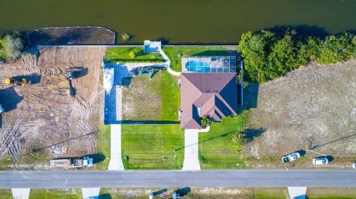 1415 1st Ter, Cape Coral, FL 33909-2662