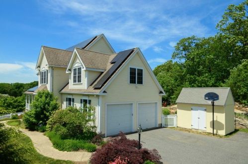 23 Gannett Way, Hopedale, MA 01747-1449