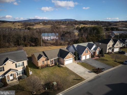 4330 Wiltshire St, Harrisonburg VA  22802-1174 exterior