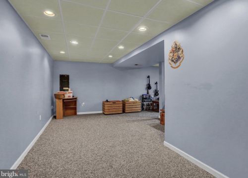 49 Cardinal Dr, Hanover PA 17331-9790 exterior