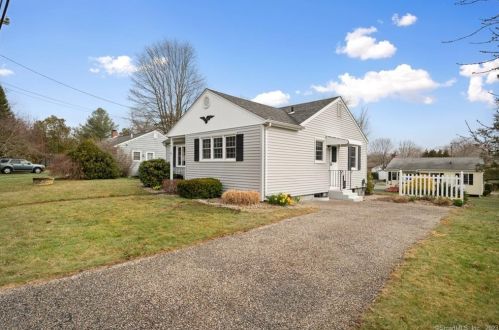 24 Hawks Nest Rd, Lyme, CT 06371-2019