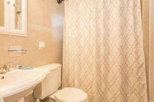 47 Prospect Ave, East Rockaway NY  11518-1232 exterior