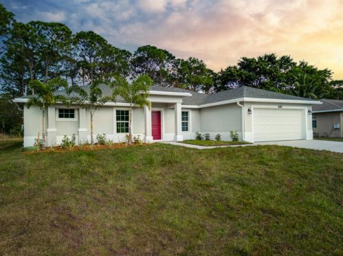1651 Crawford Ave, Fort Pierce, FL 34953-4345