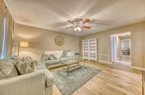 4333 66th Ave, Pinellas Park, FL 33781-5824