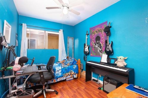 10109 Rosewood Ave, South Gate CA  90280-6461 exterior