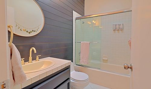 84 Lake Shore Dr, Rancho Mirage CA  92270-4054 exterior