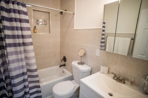 4287 Cynthia St, Orlando FL 32811-4228 exterior