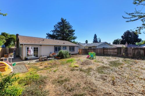 2420 Berrywood Dr, Rancho Cordova CA  95670-5204 exterior