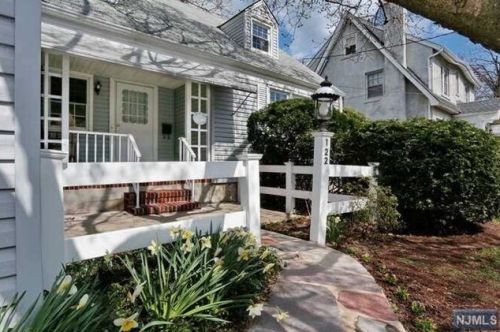 122 Gordon St, Ridgefield Park, NJ 07660-1147