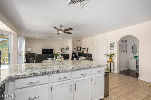 837 Grandview St, Mesa AZ 85205-4223 exterior