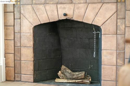 2626 Hillegass Ave, Berkeley CA 94704-3350 exterior