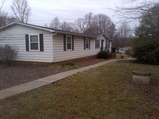 1943 Beeson Rd, Kernersville NC  27284-9773 exterior