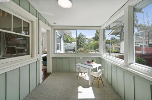 1510 Holman Rd, Oakland CA  94610-1833 exterior