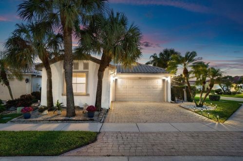 7216 Whitfield Ave, Boynton Beach, FL 33437-6449