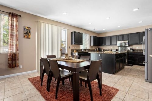 35815 Elizabeth Ln, Wildomar CA 92595-7853 exterior