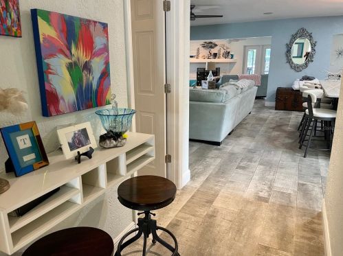 4543 Carson St, Saint Petersburg, FL 33703-4237